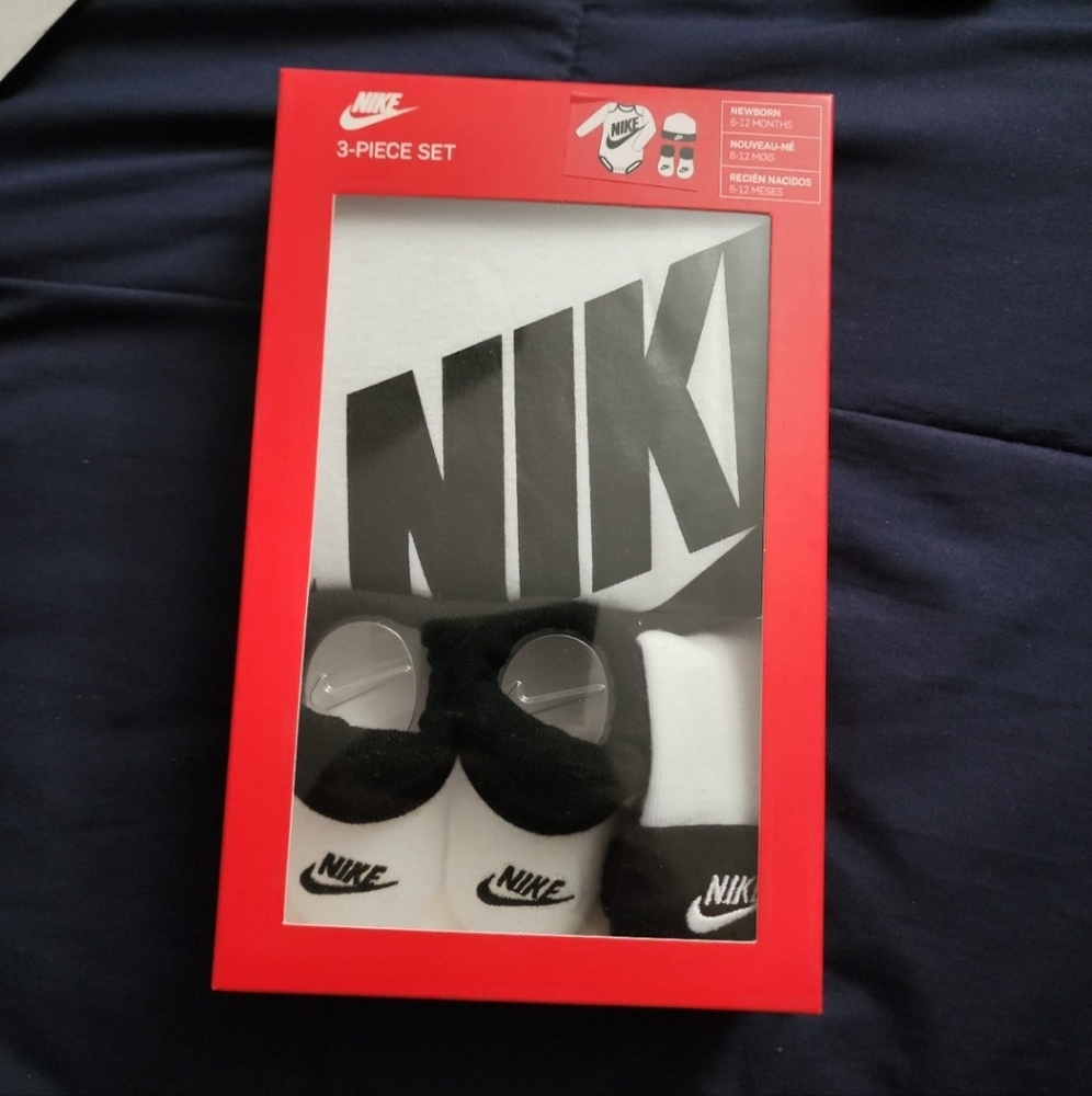 Newborn Nike Set
